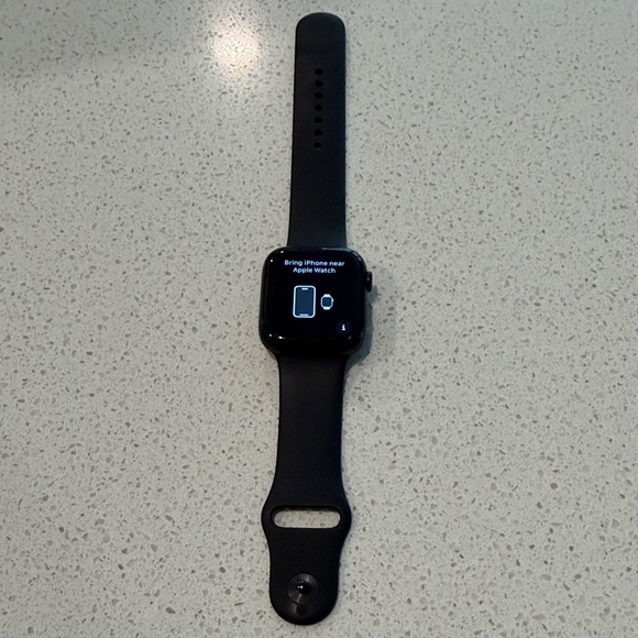 Apple Watch Series 8 Black - Picture 1 of 2
